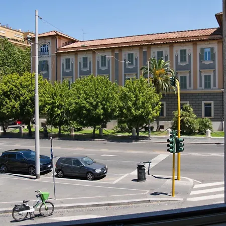 Oda ve Kahvaltı Di Martino 4*