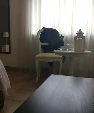 לינה וארוחת בוקר Di Martino 2*